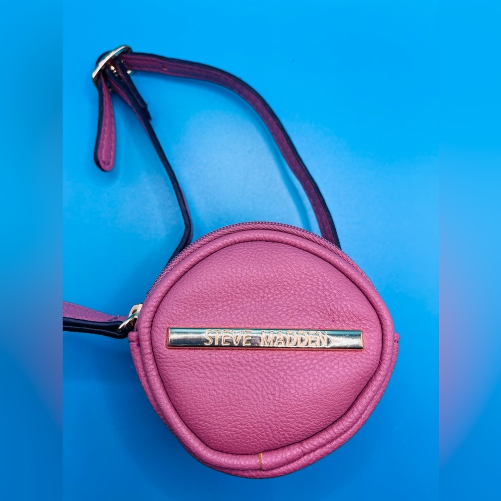 Adorable Steve Madden coin purse